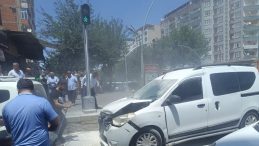 Batman’da Korkunç Kaza: Araç Yanmaya Başladı