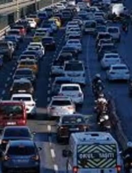 Bayram Yoğunluğuna Trafik Düzenlemesi: Kamyon, Çekici ve Tankerlerin Seyrine Geçici Kısıtlama