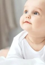 Bebekler Ne Zaman G&uuml;lmeye Başlar? Bebekler İlk Ka&ccedil;ıncı Ayda Bilin&ccedil;li G&uuml;l&uuml;mser?