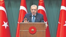 Birbirlerini Övenler Gırtlak Gırtlağa