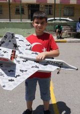 Bu çocuklar umut vadediyor! Geleceğin aydınlık yüzleri uçak üretiyor: TEKNOFEST’ten ilham aldık