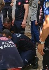 Burdur&rsquo;da Ahşap Balkon &Ccedil;&ouml;kmesi: Anne ve Kızı Yaralandı