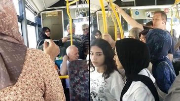Bursa'da Tepki &Ccedil;eken G&ouml;r&uuml;nt&uuml;ler! Otob&uuml;s Şof&ouml;r&uuml; Engelli Vatandaşa Hakaret Etti