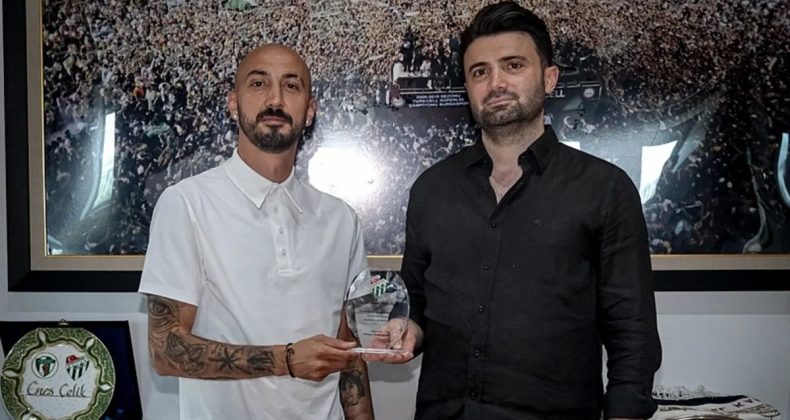 Bursaspor, Ahmet İlhan Özek ile Yollarını Ayırdı