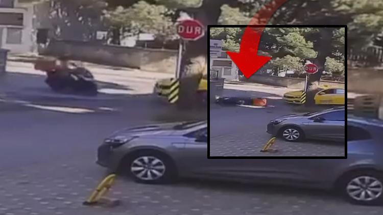 Çarpmanın Etkisiyle Motosiklet Sürücüsü Yola Savruldu! O Anlar Kameralara Yansıdı
