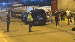 Çankırı'da hafif ticari araç tıra arkadan çarptı: 2 ölü, 3 yaralı