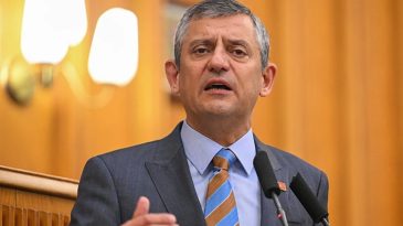 CHP Genel Başkanı &Ouml;zg&uuml;r &Ouml;zel&rsquo;den Br&uuml;ksel'de &Ccedil;arpıcı A&ccedil;ıklamalar: Erdoğan&rsquo;a Baskı Yapmıyorsunuz!