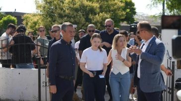 CHP Genel Başkanı Özgür Özel, Nehir Zeyrek’i Yalnız Bırakmadı