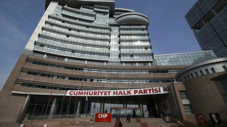 CHP’de İstifa ve Mezhepçilik Gerilimi: Meclis Üyesi Ahmet Öksüz “Ayrımcılığa Maruz Kaldım” Dedi!