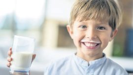 Çocuklar ve Ergenler Günde 4 Porsiyon Süt Tüketmeli