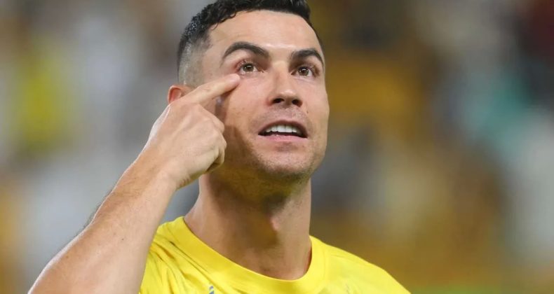 Cristiano Ronaldo Resmi Olarak Imzayı Attı