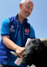 Cumhurbaşkanı Erdoğan’ın Bağışladığı Kurbanlık 2 Koç Konya’da Kesildi