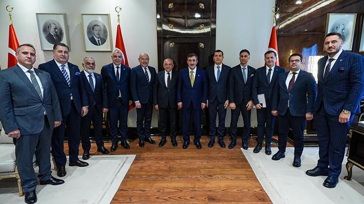 Cumhurbaşkanı Yardımcısı Yılmaz, ATO Yönetimiyle Bir Araya Geldi