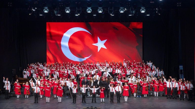 Cumhurbaşkanlığı Çocuk Orkestrası ve Korosu İlk Konserinden Sonra İstanbullularla Buluşacak