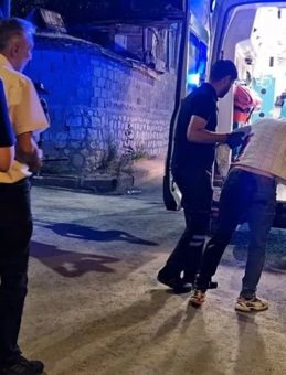 Dayı ve Yeğeni Bıçakla Saldırıya Uğradı