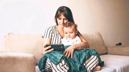 Dikkat! Ekran Bağımlılığı Konuşma Gelişimini Geciktiriyor