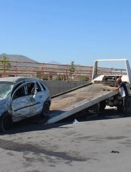 Direksiyon hakimiyetini kaybeden hamile sürücü direğe çarptı: Kendisi ve bebeği hayatını kaybetti