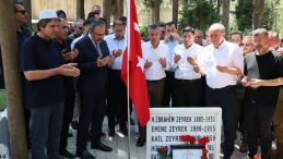 Dr. Mehmet Kasapoğlu’ndan Merhum Başkan Zeyrek’in Ailesine Taziye Ziyareti