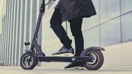 Elektrikli Scooter’lara Sigorta: Hükümet Meclis’e Sundu! Plaka Sistemi Geliyor