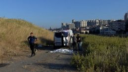 Esenyurt'ta Boş Arazide Erkek Cesedi Bulundu