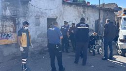 Evinde yalnız yaşayan kişi ölü bulundu