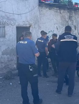 Evinde yalnız yaşayan kişi ölü bulundu