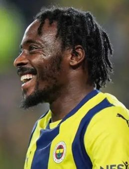 Fenerbahçeli Yıldızın Servet Değerindeki Saati Çalındı: Osayi Samuel Gece Kulübünde Tanıştığı O Kızdan Şikayetçi Oldu!