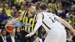 Fenerbahçe, Final Serisinde 2-0 Öne Geçti