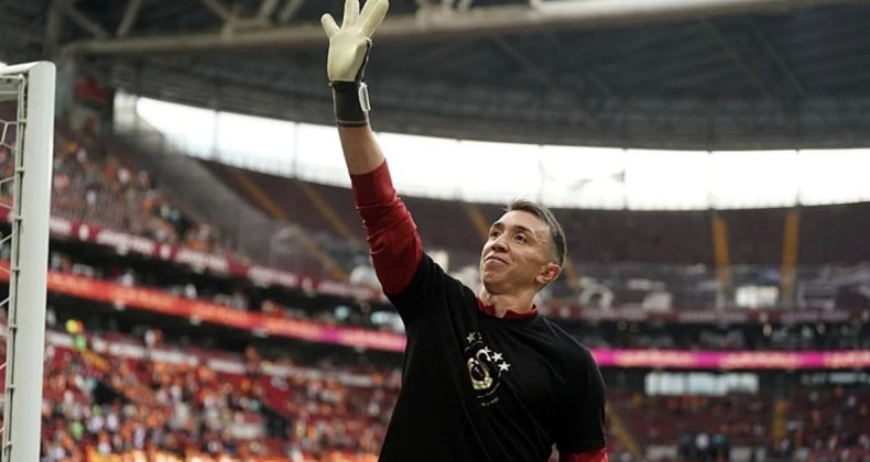 Fernando Muslera’dan Duygu Dolu Veda Mesajı: “Galatasaray’a Veda Etmiyorum Çünkü…”