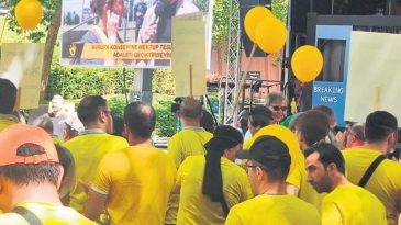 FET&Ouml;&rsquo;c&uuml;ler İmamoğlu Maskesi Taktı