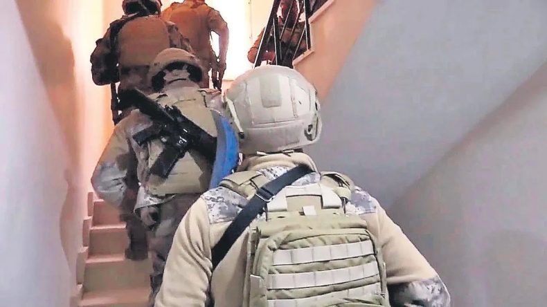 Firari FETÖ Üyeleri Tutuklandı