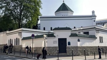 Fransa’da İslamofobik Saldırı: Kur’an-ı Kerim Ateşe Verildi