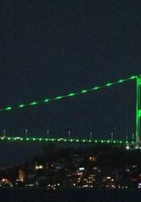 FSM Köprüsü Yeşil Renkte Işık Saçtı