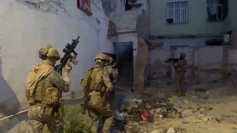 Geleceğimizi Zehirleyenlere Ağır Darbe! 1 Ton Uyuşturucu ve 5 Milyon Hap Ele Geçirildi