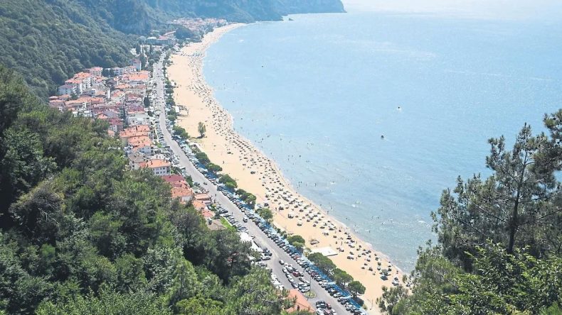 Güzelim sahile kıyanları bulun
