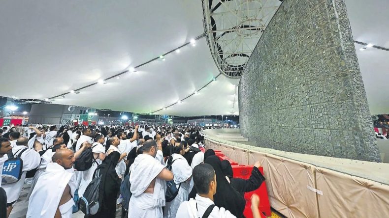 Hacılar Şeytan Taşladı