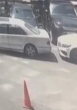 Hastane Önünde Kanlı Olay! Polis Saldırganların Peşinde