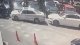 Hastane Önünde Kanlı Olay! Polis Saldırganların Peşinde