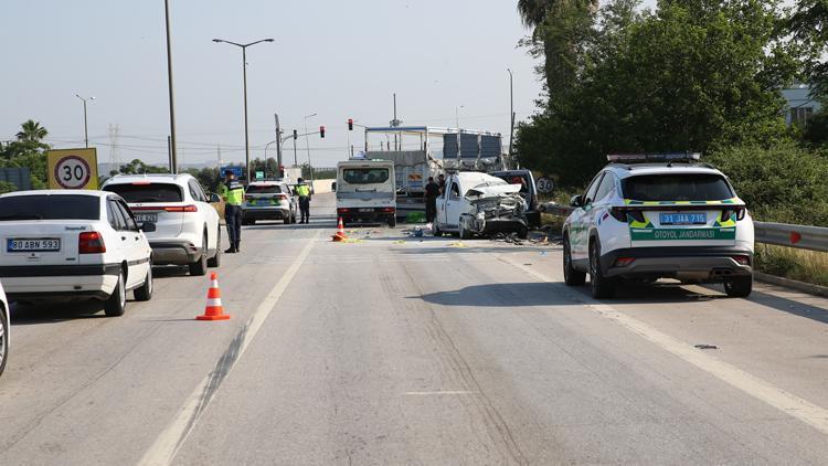 Hatay’da Zincirleme Trafik Kazası: 1 Ölü, 10 Yaralı