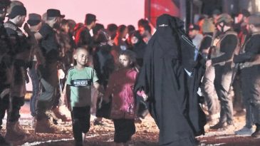 Hol Kampı’ndan İlk Suriyeli Aileler Tahliye Edildi