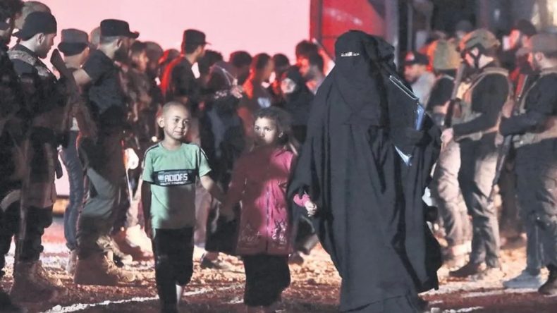 Hol Kampı’ndan İlk Suriyeli Aileler Tahliye Edildi