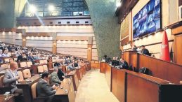 İBB’den Skandal Yurt Kararı! Yüzlerce Öğrenci Kapı Önüne Kondu