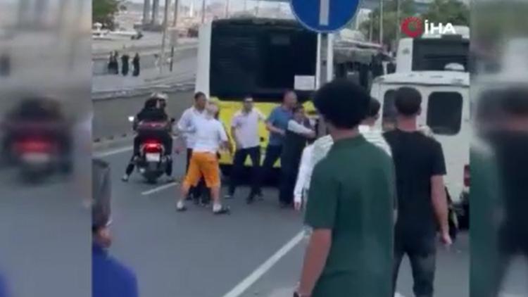 İETT Şoförü, Vatandaşların Üzerine Araç Sürekerek Olay Yaratttı!
