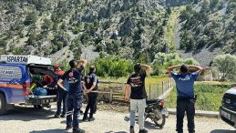 Ihlamur Toplarken Kayalıklardan Düşen Emekli Polis Hayatını Kaybetti