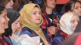 İki kanseri yendi, 49 yaşında üniversiteyi birincilikle bitirdi… Okul bana çok büyük bir enerji verdi