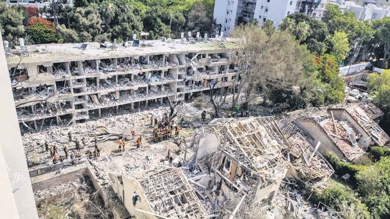 İran, İlk Defa Hayber Füzesi ile Hedef Aldı