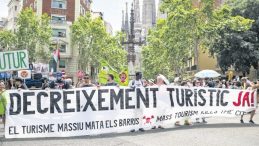 İspanya’da Turist Karşıtı Protesto