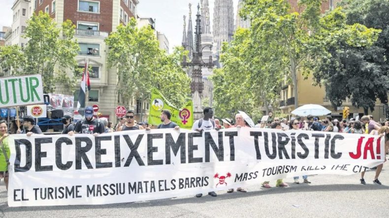 İspanya’da Turist Karşıtı Protesto