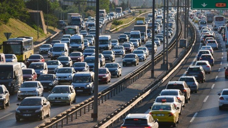 İstanbul’da Bayram Trafiği Yoğunluğu! Çıkış Güzergahlarına Dikkat