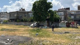 İstanbul’da Boş Arazide Bir Ceset Bulundu, Düşme Anı Kameraya Yansıdı